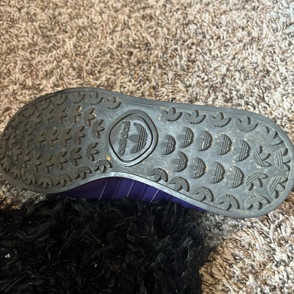 Size 7 Mens Purple & Black Adidas Samoa Sneakers - Picture 2 of 5